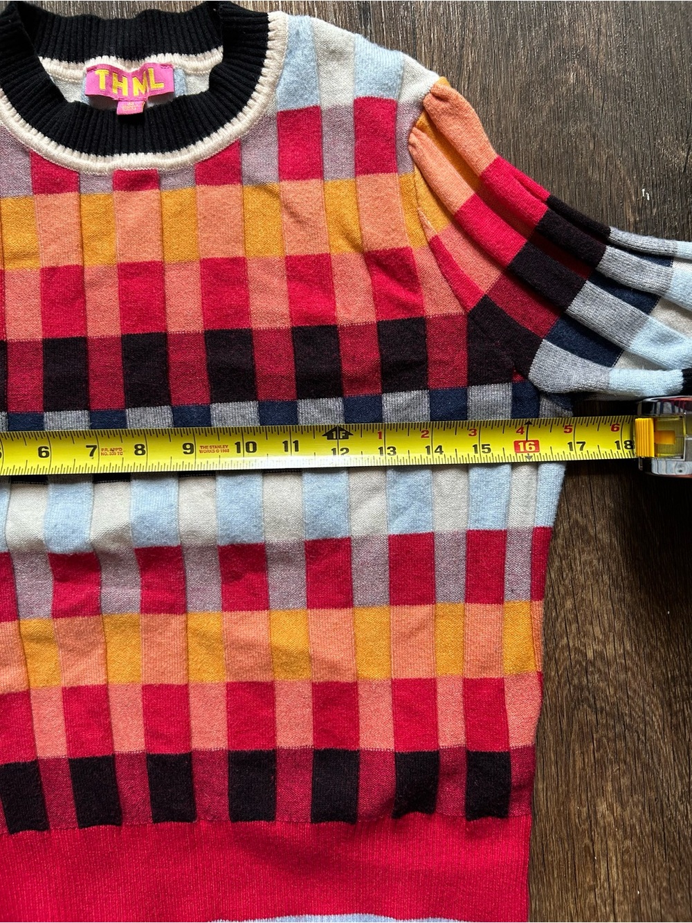Women's Knit Short Sleeve Sweater - Picture 6 of 7